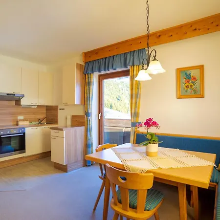 Bio Bauernhof Holzegghof In Zell Am Erlberg